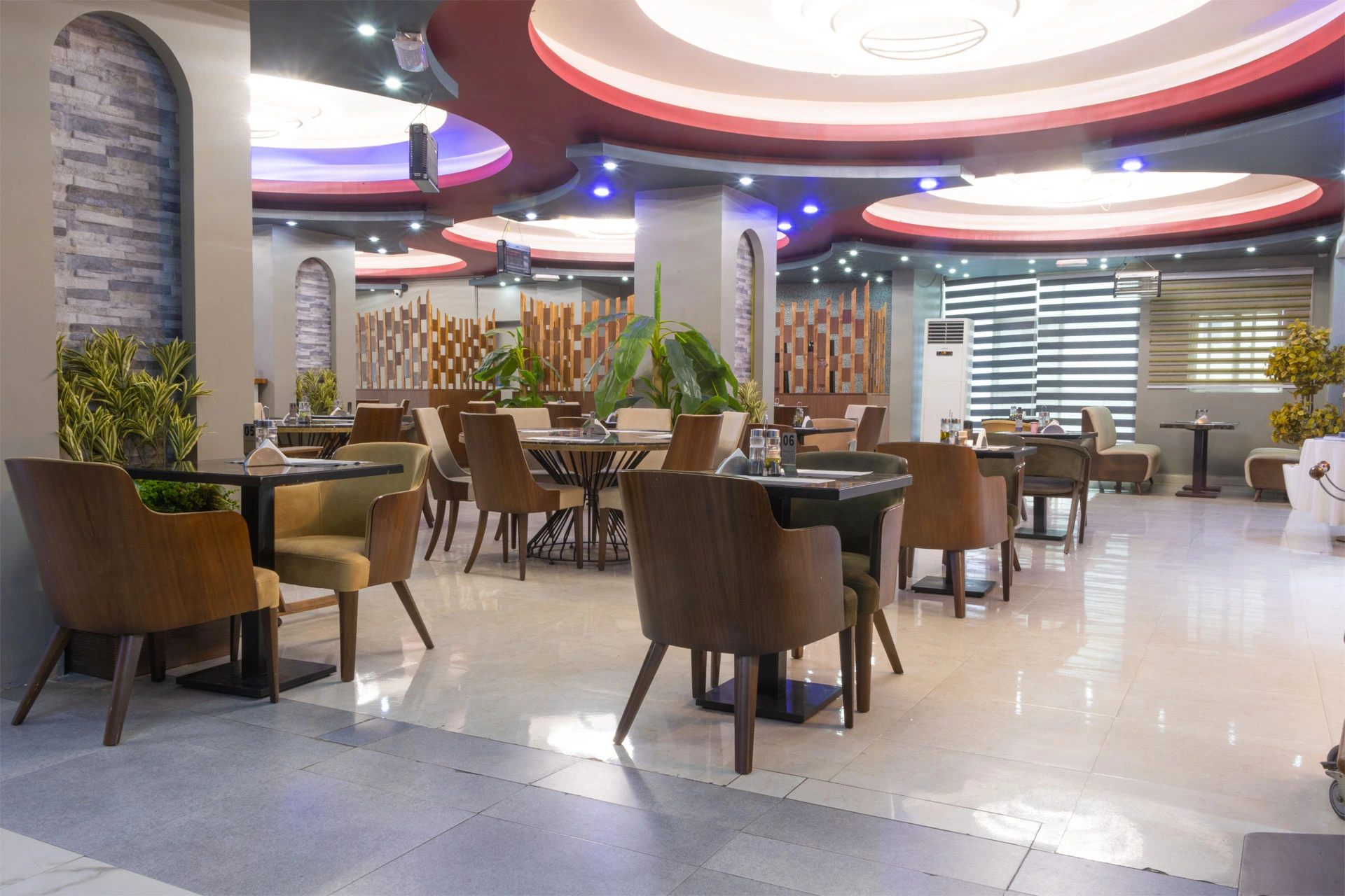 Restaurant 4 - Carro Edeg Hotel